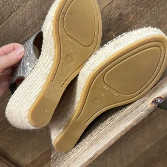 Andre Assous Women's Reese Leather Espadrille Wedge Sandal - Size 8