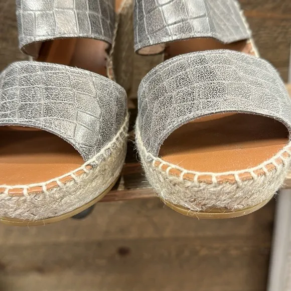 Andre Assous Women's Reese Leather Espadrille Wedge Sandal - Size 8