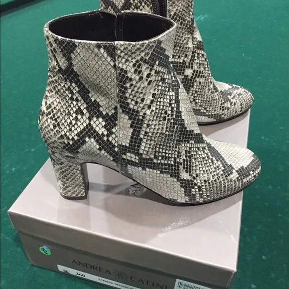 ANDREA CATINI LEATHER SNAKESKIN PRINT BOOTS SZ 40