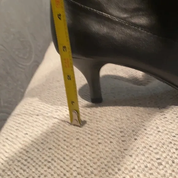 Anne Klein Sz 7.5 heel black leather boots NEW