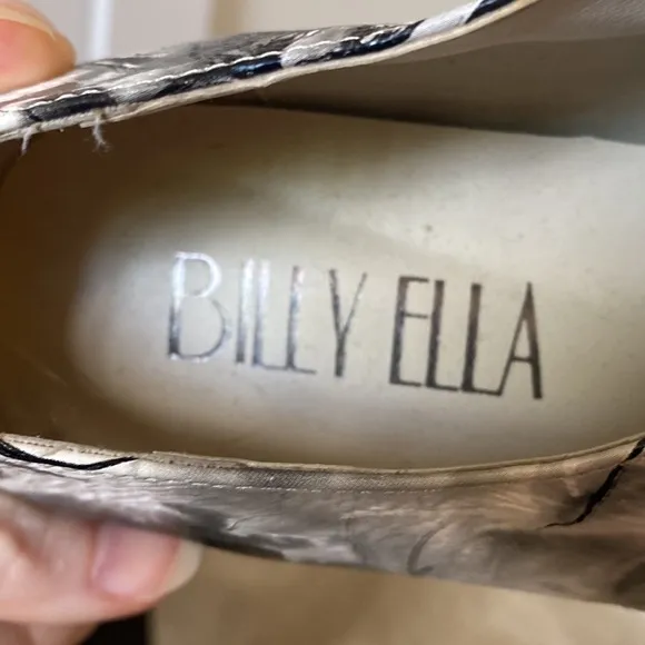 ANTHROPOLOGIE BILLY ELLA black and white lace up pointy toe loafers.