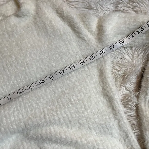 Anthropologie Cream Fuzzy Ribbed Knit Sweater – Soft Cropped – Size S