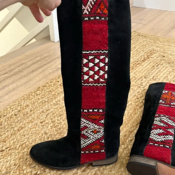 Anthropologie New Pull on Howsty Kilim &amp; SuedeCoachella dance all day knee boots