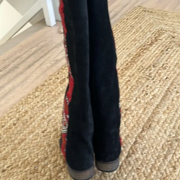Anthropologie New Pull on Howsty Kilim &amp; SuedeCoachella dance all day knee boots