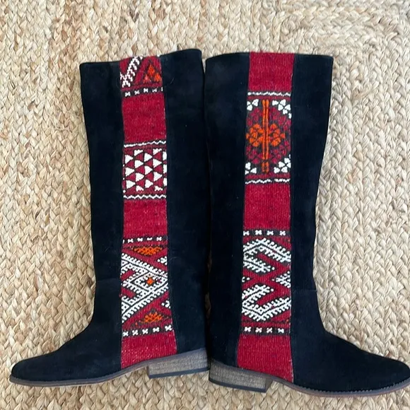 Anthropologie New Pull on Howsty Kilim &amp; SuedeCoachella dance all day knee boots