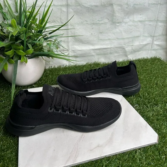 APL: Athletic Propulsion LabsTechLoom Breeze Sneakers black/black women size7.5