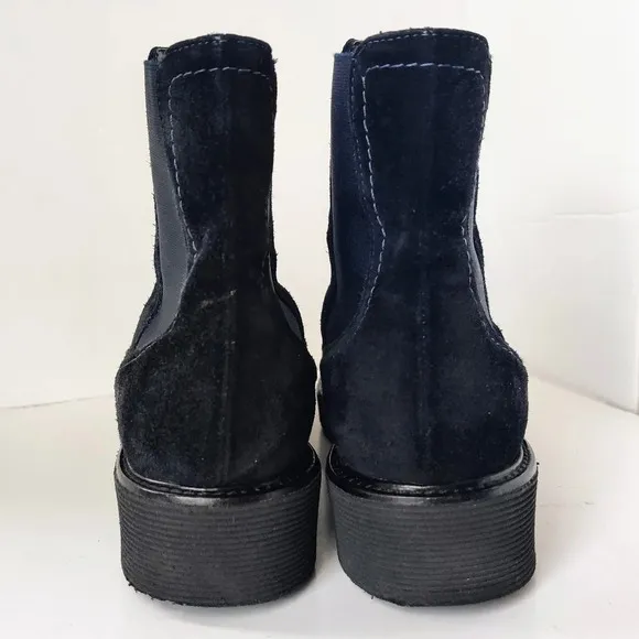 AQUATALIA Black Suede Waterproof Pull-on Lug Sole Ankle Boots size 9