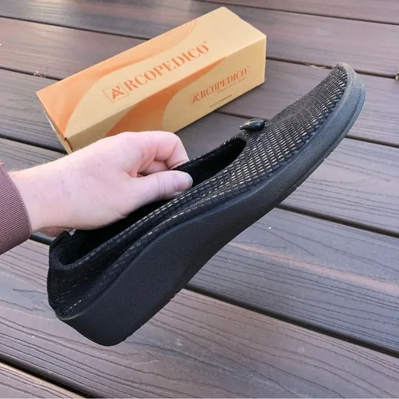 Arcopedico L14 Lagrimas Black Flats