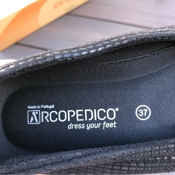Arcopedico L14 Lagrimas Black Flats