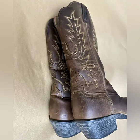 Ariat Heritage R Toe Western Boot Distressed Brown Size 7.5