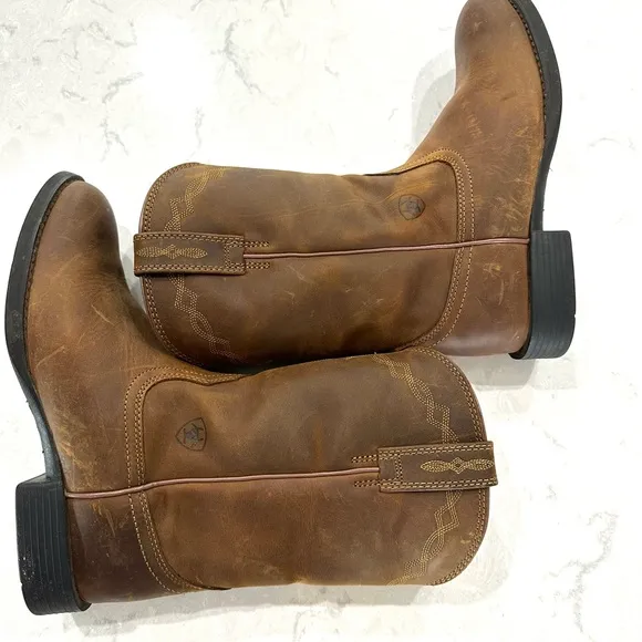 ARIAT Heritage Rooer Boots in Distressed Brown with All Day Cushioning size 8.5B