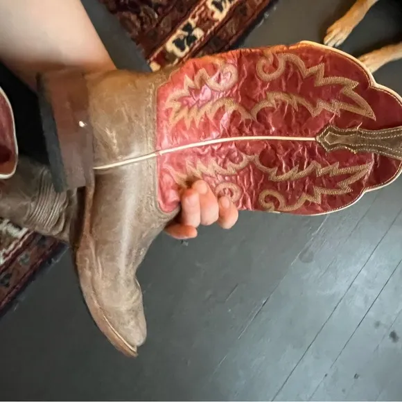 ARIAT Leather Western Boots 9 B Pull On Wine Taupe Square Toe