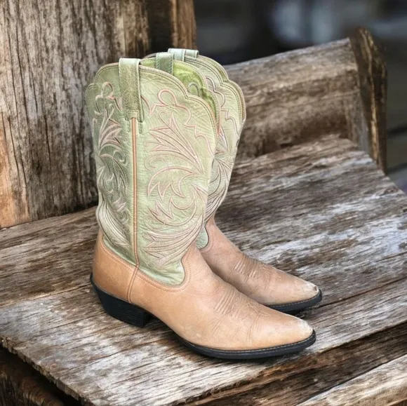 Ariat Tan and Green Western Cowboy Boots Women’s Size 10