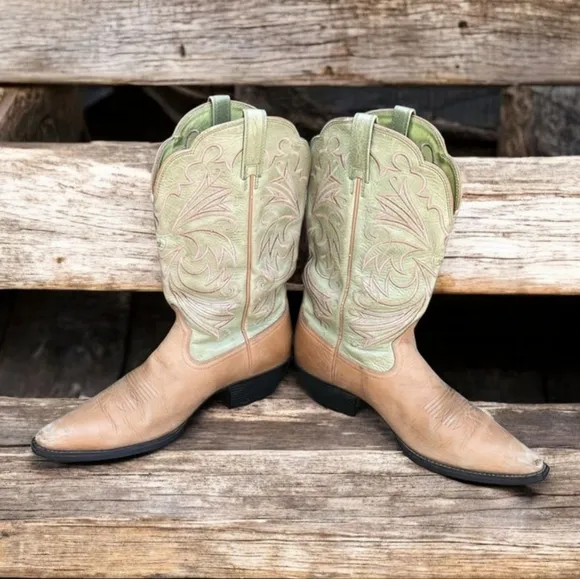 Ariat Tan and Green Western Cowboy Boots Women’s Size 10