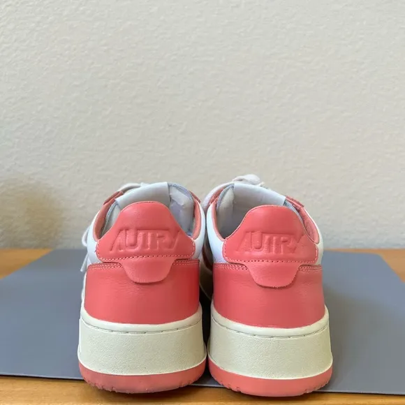 Autry Medalist Leather Low-Top Sneakers