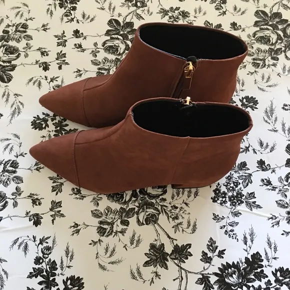 Ava &amp; Aiden Brown Suede Boots Size 5.5M
