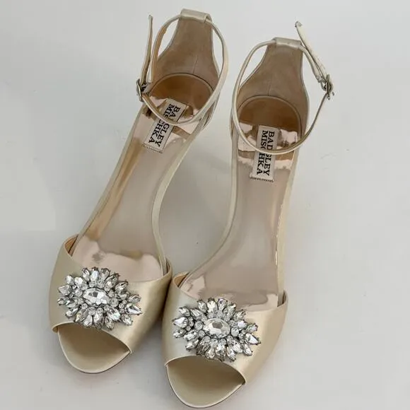 Badgley Mischka Crystal Kitten Heel Satin Ivory Shoes Sandals Embellishment 9.5