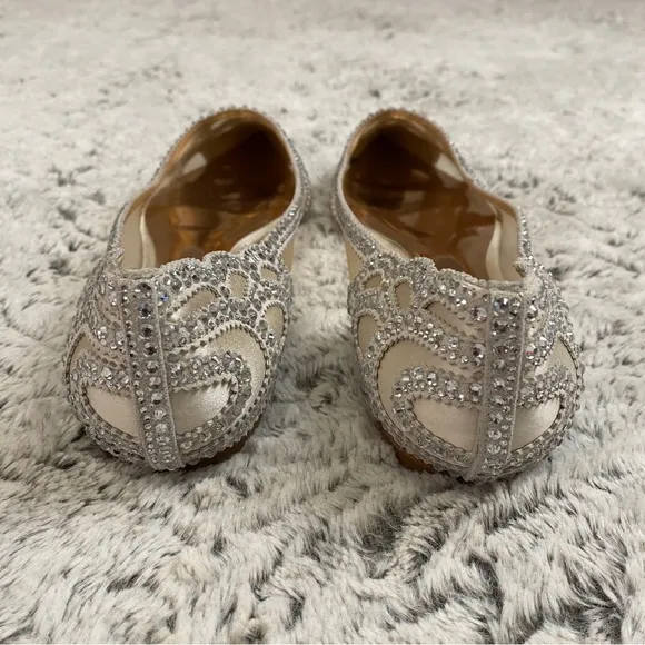 Badgley Mischka Gigi Crystal Pointed Toe Flat sz 7 in Ivory Satin Bridal Wedding
