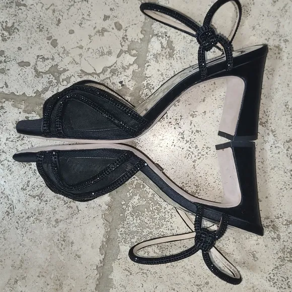 Badgley Mischka Hey Heeled Sandals Size 8.5