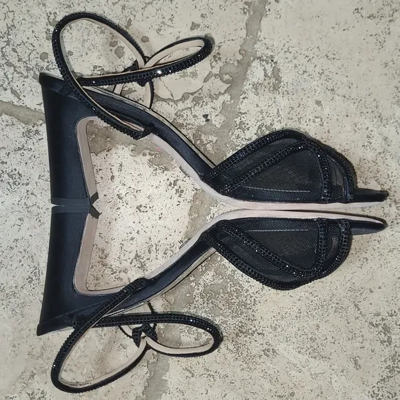 Badgley Mischka Hey Heeled Sandals Size 8.5