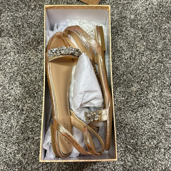 Badgley Mischka Jewel Rose Gold Flat Sandal in Size 9 NIB