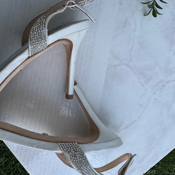 Badgley Mischka Women's Rennie Heeled Sandal Elegant Silver High Heel Sandal 9.5