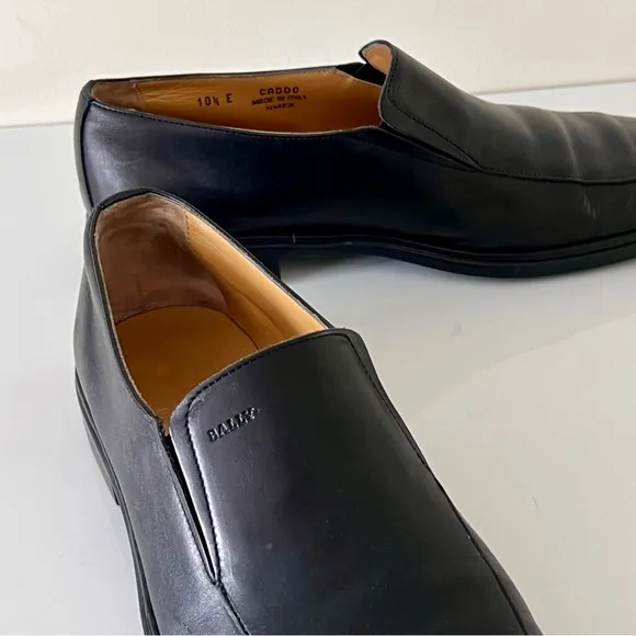 BALLY sz 10.5 E Apron toe Slip-on loafers made in Italy Black calf Leather Caddo