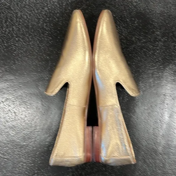 Banana Republic Gold Demi Smoking Flats Size 8