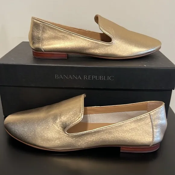 Banana Republic Gold Demi Smoking Flats Size 8