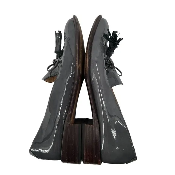 Banana Republic Gray Patent Tassle Loafers Size 7