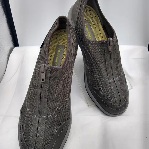 BareTraps Janel Wmns 8.5 Olive Brown Green ComfortSlipOn ZipClosure Loafer