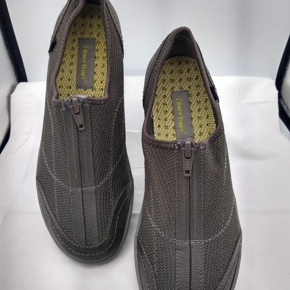 BareTraps Janel Wmns 8.5 Olive Brown Green ComfortSlipOn ZipClosure Loafer