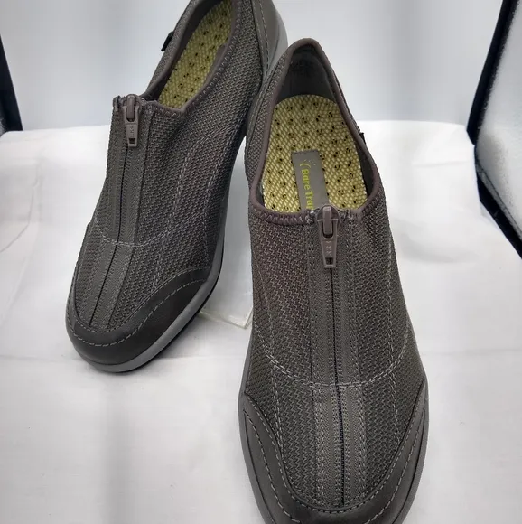 BareTraps Janel Wmns 8.5 Olive Brown Green ComfortSlipOn ZipClosure Loafer