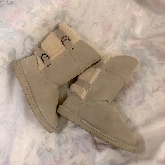 BearPaw Alexandra Cream Suede/Wool Blend Winter Boots size 9
