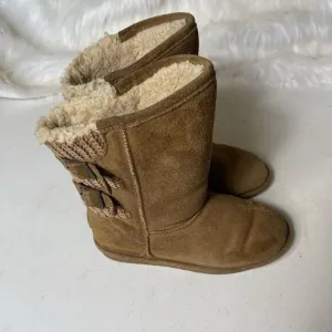 BearPaw youth suedes and back knit boots with sheep skin wool blend lining SZ4