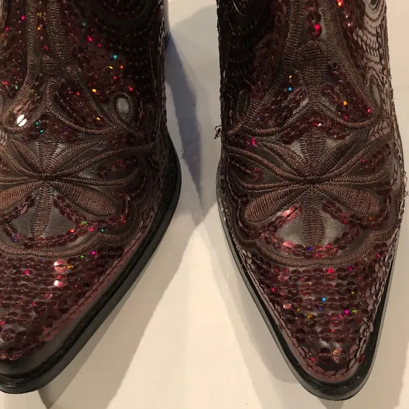 Beautiful Helen’s Heart Bronze Sq Cowgirl Boots S7