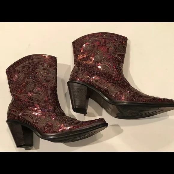 Beautiful Helen’s Heart Bronze Sq Cowgirl Boots S7