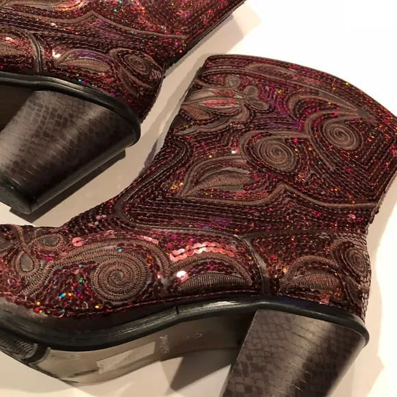Beautiful Helen’s Heart Bronze Sq Cowgirl Boots S7