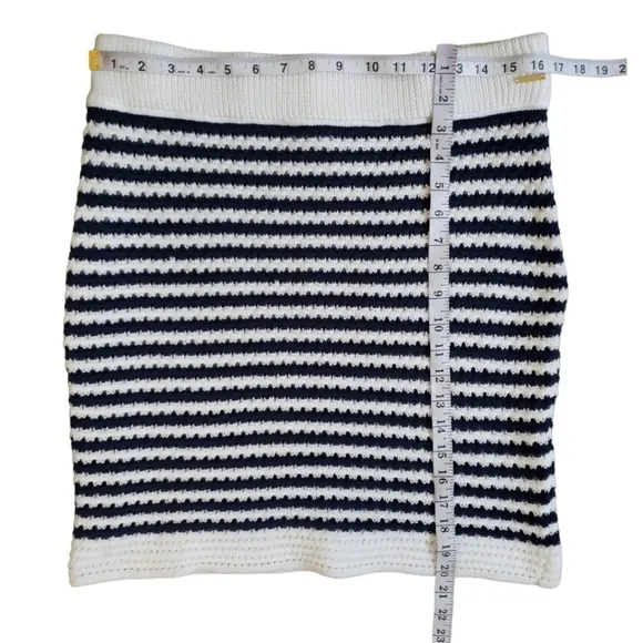 Bebe High Waist Sweater Knit Skirt Size XL