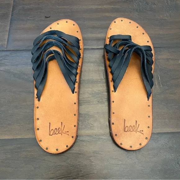Beek leather adjustable strap sandals women's 6