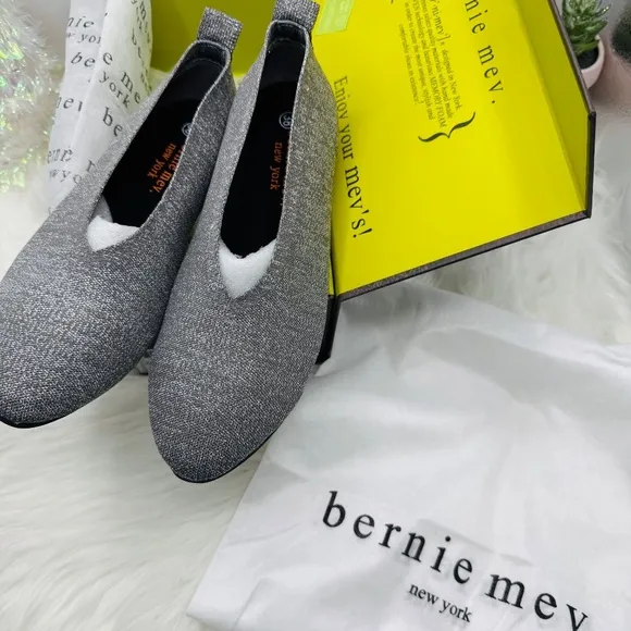 BERNIE MEV Safira Comfort Flats Grey/Silver 7.5 (38)