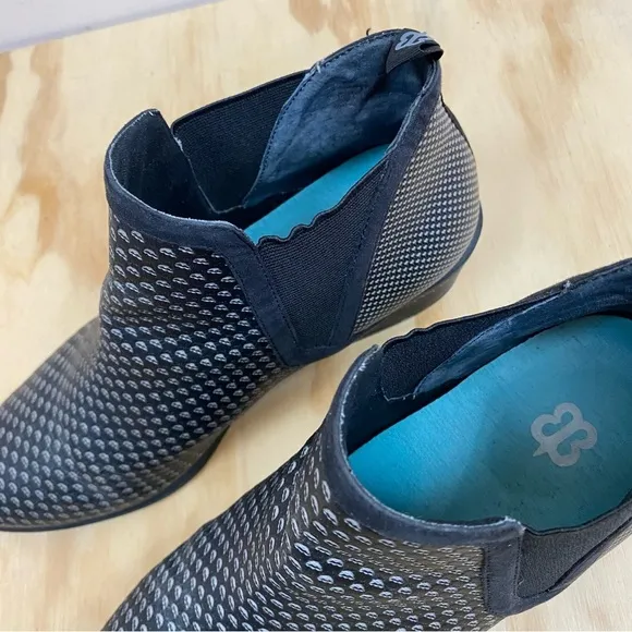 Betabrand Tennis-Western Boot (Black-Diamond)