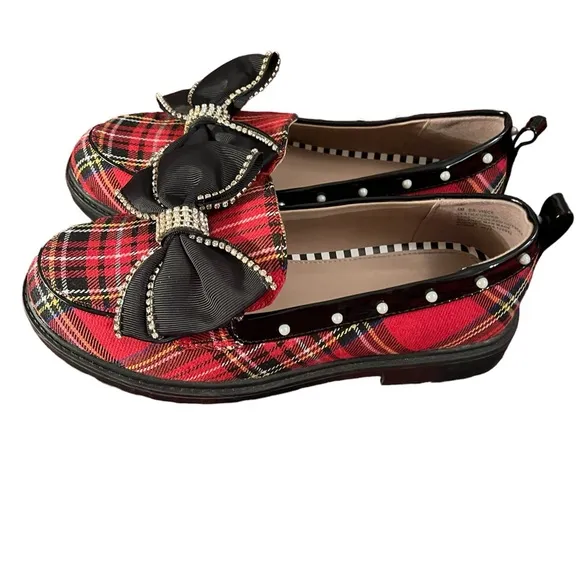 BETSEY JOHNSON brand loafer. Size 5M. BK Vince style.