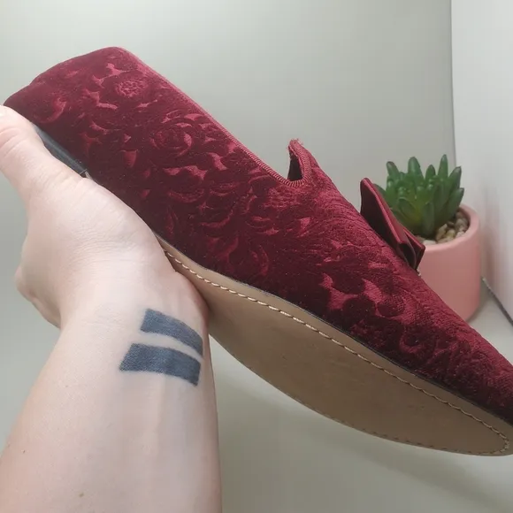 Birdies Starling Flat In Wine Embossed Velvet Bee Loafers Womens Size 10.5