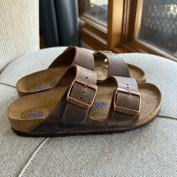 Birkenstock Arizona Brown Sandals with Adjustable Straps