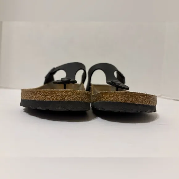 Birkenstock Gizeh black thong sandals size 40/9