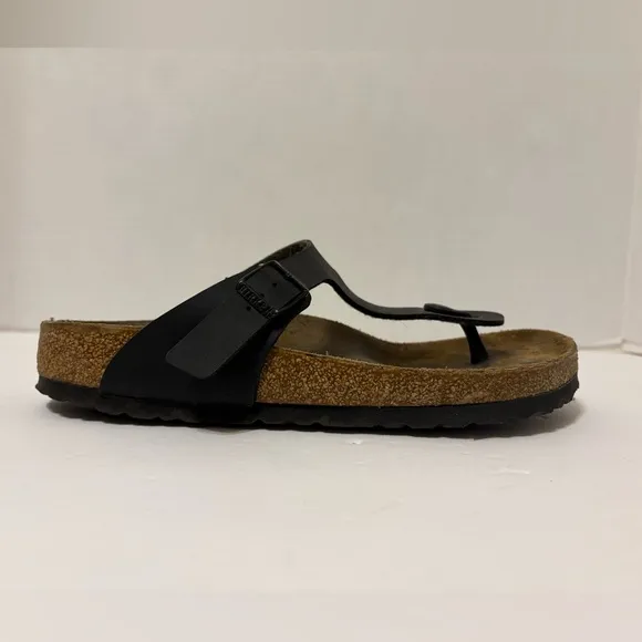 Birkenstock Gizeh black thong sandals size 40/9