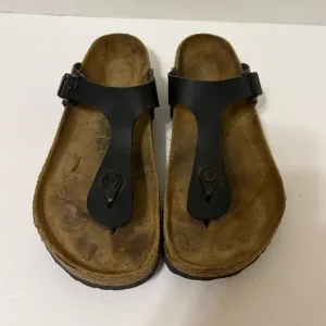 Birkenstock Gizeh black thong sandals size 40/9
