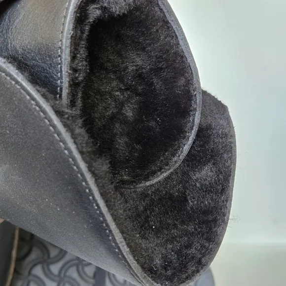 Birkenstock Uppsala Shearling black pull on ankle boots size 39.