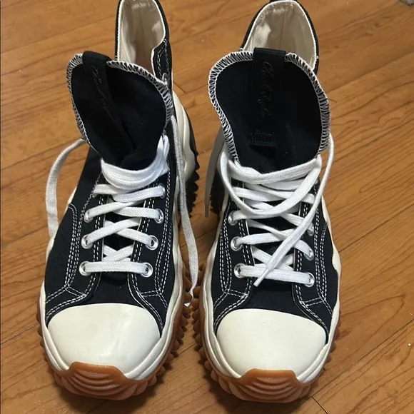 Black and White High-Top Sneakers Converse Chucks